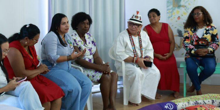 Anne Moura, apoiada por diferentes grupos religiosos, propõe combate à intolerância como política pública em Manaus