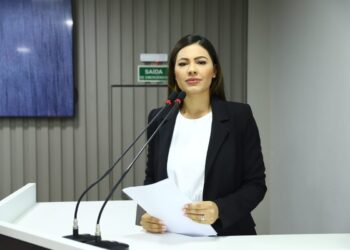 Brenna Dianná propõe Secretaria do Esporte em Parintins para valorizar talentos e incentivar a prática esportiva