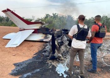 FAB derruba avião que invadiu espaço aéreo brasileiro no Amazonas