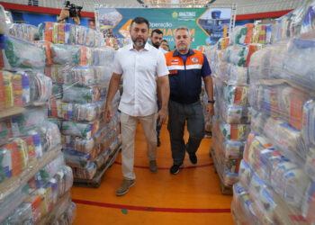 Governador Wilson Lima acompanha envio de ajuda humanitária para comunidades rurais de Manaus