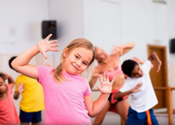 Fórmula Academia arrecada brinquedos e promove programação gratuita para comemorar o Dia das Crianças