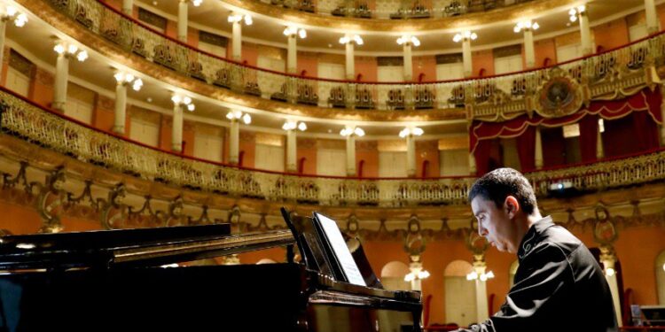 Des.Conectar propõe um novo jeito de vivenciar a música ao piano