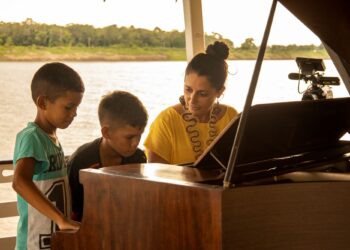  Orquestra de Violões do Amazonas apresenta espetáculo com pianista Carla Ruaro, de “Um Piano na Amazônia”
