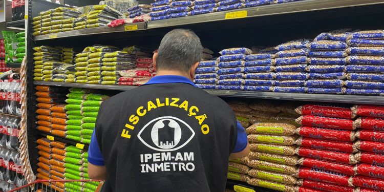 Operação Cesta Básica: Ipem-AM reprova 23 marcas de farinha, arroz e feijão comercializadas em Manaus e Região Metropolitana