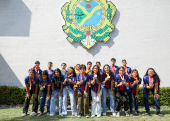 Governador Wilson Lima reforça compromisso com o esporte em visita de estudantes medalhistas no JEBs