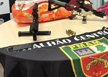 No Amazonas, Polícia Militar prende casal com submetralhadoras