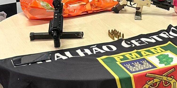 No Amazonas, Polícia Militar prende casal com submetralhadoras
