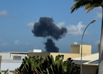 Vídeo: Caça da FAB cai durante voo de treinamento no Rio Grande do Norte
