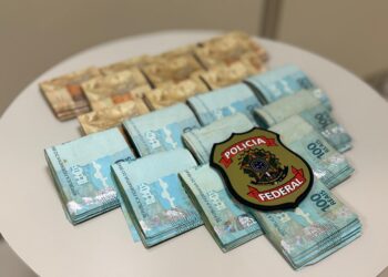 Vídeo: Polícia Federal apreende dinheiro em espécie em aeroclube de Manaus