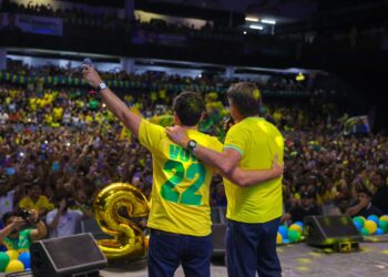 Ex-presidente Bolsonaro vem a Manaus e chama prefeito de ‘Pinocchio’