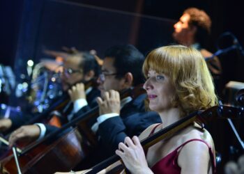 Teatro Amazonas recebe concerto para violino da Amazonas Filarmônica com participação especial