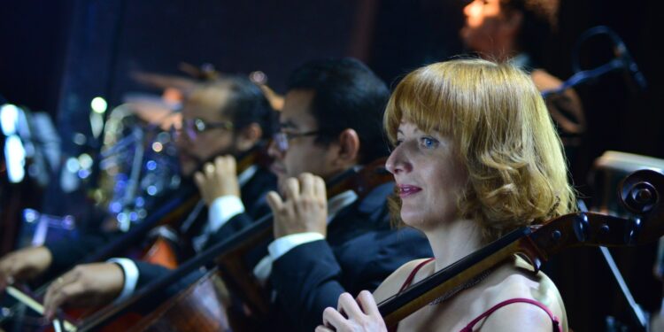 Teatro Amazonas recebe concerto para violino da Amazonas Filarmônica com participação especial