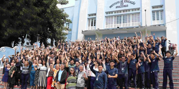 IEA completa 144 anos de história com solenidade marcada pelo encontro de gerações formadas pela unidade de ensino