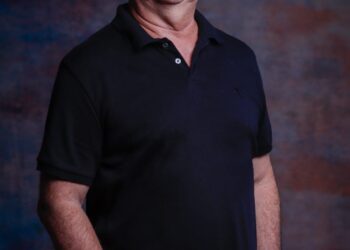 Especialistas dão dicas de como se planejar para evitar dívidas e golpes nas compras de Natal