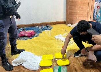 Homem preso pela polícia escondia drogas em saco de farinha no Amazonas