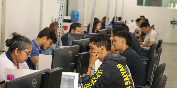 Sine Amazonas divulga 373 vagas de emprego para esta terça-feira