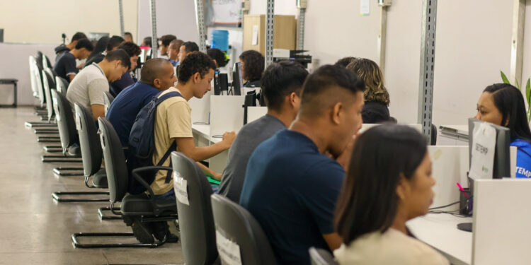 Sine Amazonas divulga 146 vagas de emprego para esta quarta-feira