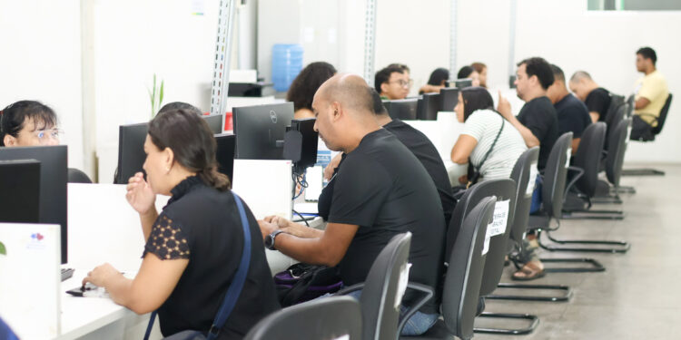 Sine Amazonas divulga 245 vagas de emprego para esta sexta-feira