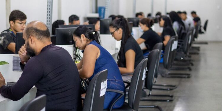Sine Amazonas divulga 243 vagas de emprego para esta terça-feira