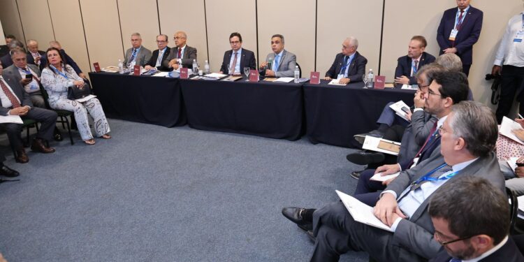 Conselheiro do TCE-AM debate projetos estratégicos para 2025