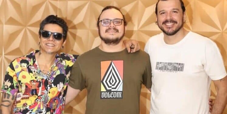 Circuito cultural com show intimista, palhaçaria, roda de samba com forró e espetáculo de teatro