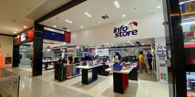 Black Friday da Info Store oferece até 39% de desconto em diversos produtos das lojas físicas e online