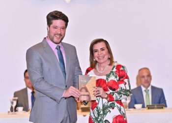 TCE-AM lança revista científica com foco na fiscalização e controle externo