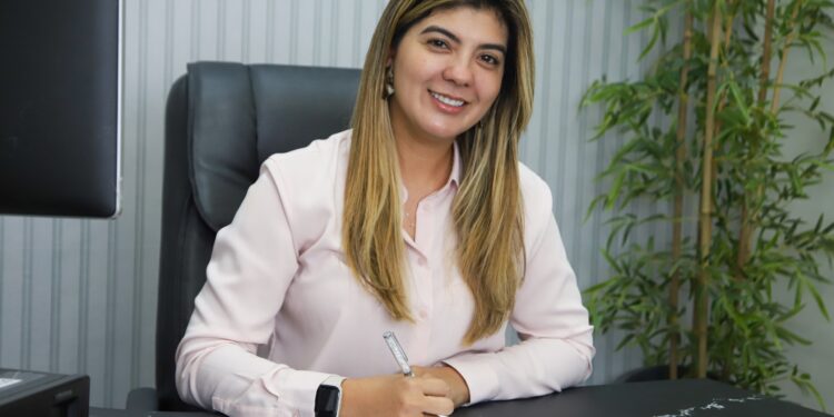 Prefeito David Almeida anuncia permanência de quatro secretários em entrevista à rádio CBN