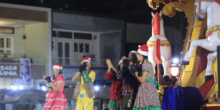 Espetáculos de teatro e música abrem a agenda natalina do Largo de São Sebastião