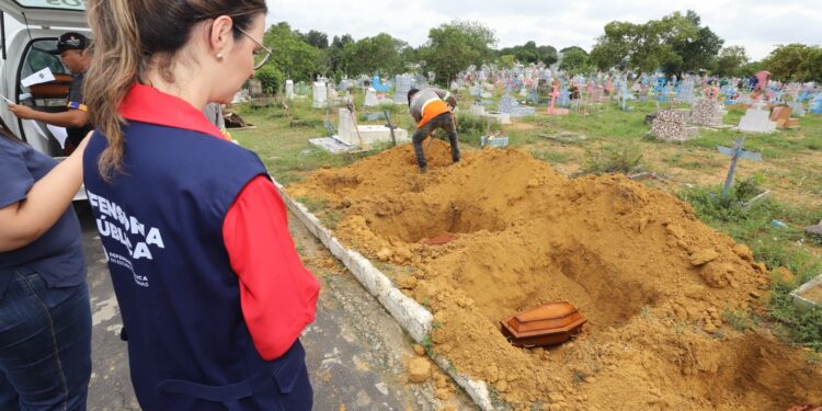 Defensoria do Amazonas viabiliza o sepultamento de 17 fetos abandonados em maternidade pública de Manaus