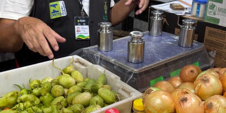 Combate à Pirataria: Ipem-AM fiscaliza balanças em feiras, mercados e estabelecimentos comerciais de Manaus