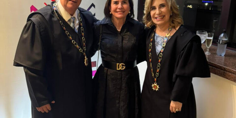 Yara Lins prestigia posse da nova presidente do TRT-15 em Campinas (SP)