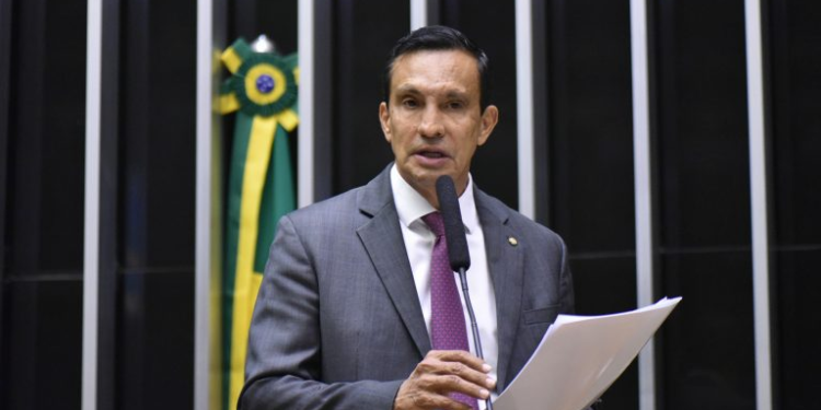 Emenda que aumenta repasses para educação na Amazônia é aprovada