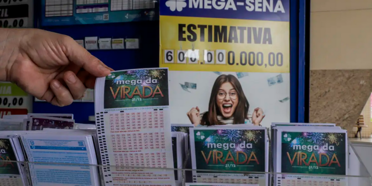 R$ 600 milhões: Site Loterias Caixa tem fila de espera para apostar na Mega da Virada