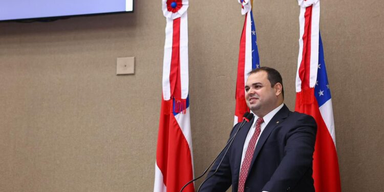 PL de Roberto Cidade amplia proteção ao consumidor de operadoras de TV por assinatura e internet