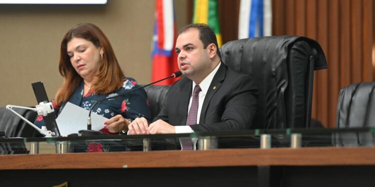 Roberto Cidade cobra, mais uma vez, que superintendente do DNIT esclareça sobre o andamento das obras das pontes que desabaram na BR-319