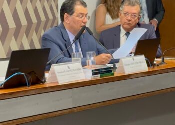 Braga faz leitura do relatório sobre regulamentação da Reforma Tributária