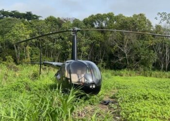 Polícia intercepta helicóptero e apreende 250 kg de drogas no Amazonas
