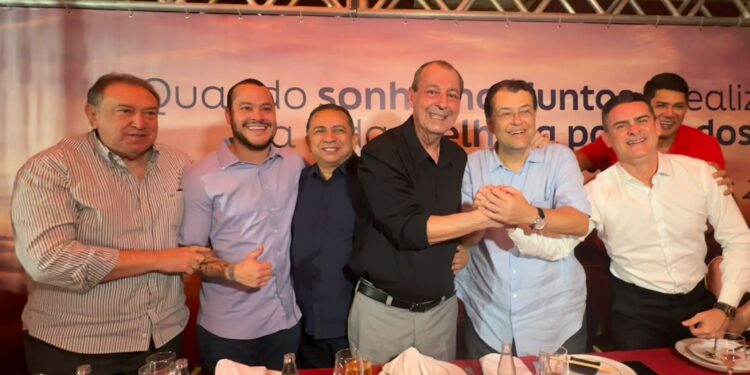 Confraternização de final de ano promovida por Eduardo Braga reúne maiores lideranças políticas do Amazonas