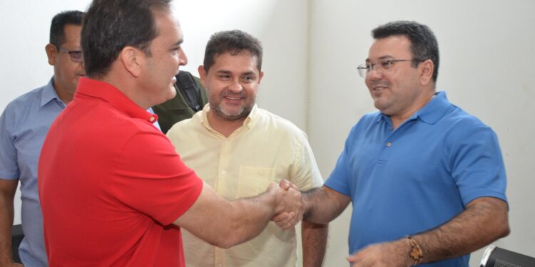 Prefeituras de Parintins e de Barreirinha estreitam parcerias institucionais