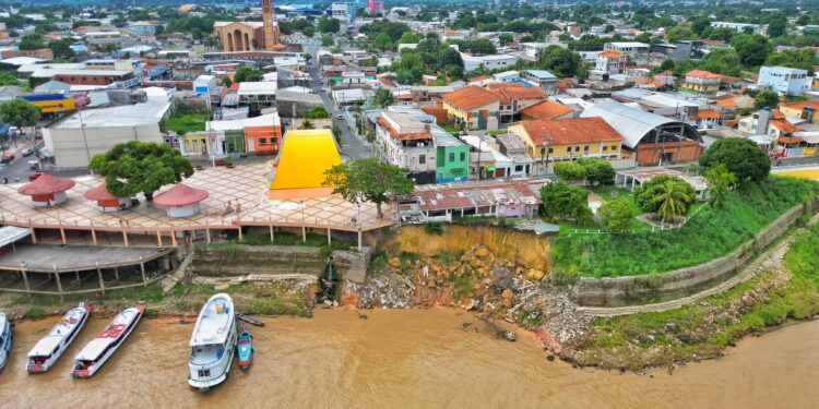 Obras de contenção e urbanização da Praça Digital serão retomadas em Parintins