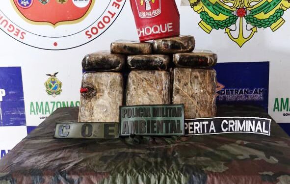 Policiais apreendem entorpecentes escondidos em caixa de isopor com peixes