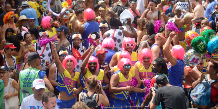 Confira o dia e horário dos blocos de Carnaval do Rio de Janeiro 2025