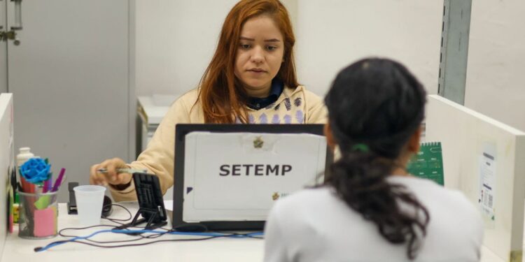 Sine Amazonas divulga 204 vagas de emprego para esta quarta-feira