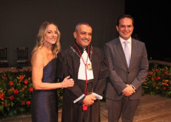 Prefeito de Parintins prestigia posse do novo presidente do Tribunal de Justiça do Amazonas