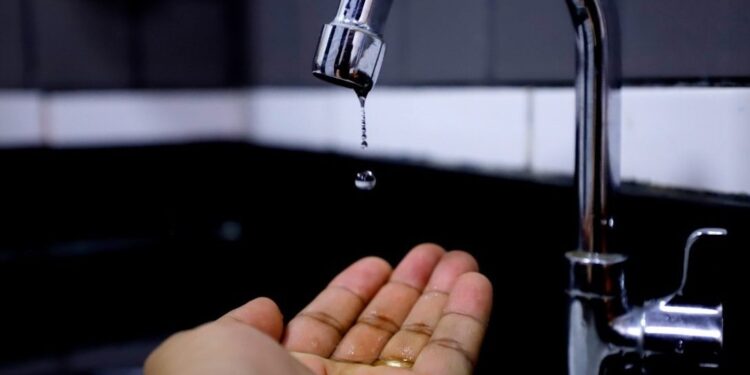 DPE-AM move ação contra concessionária de água por falhas no abastecimento em Manaus