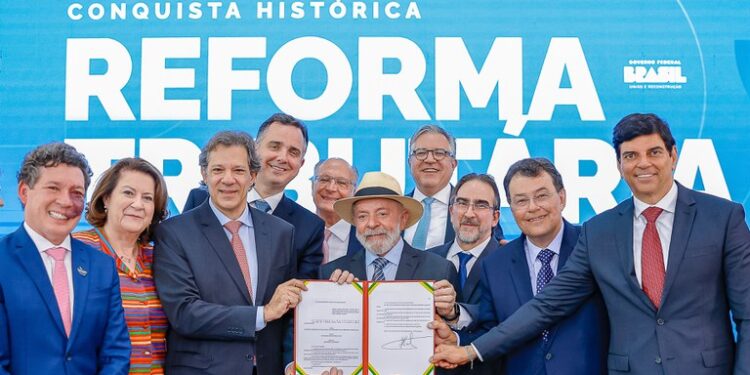 Em sanção, Lula mantém benefícios a Zona Franca de Manaus na reforma tributária