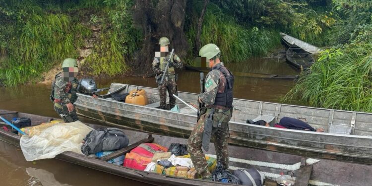 Na fronteira, Exército apreende drogas e prende colombiano e brasileiros no Amazonas