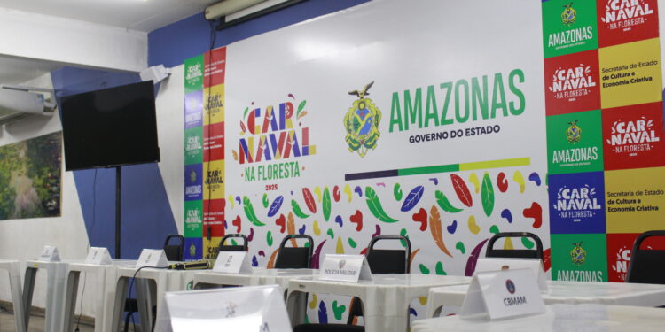 SSP-AM orienta sobre objetos proibidos no Sambódromo durante apresentações carnavalescas