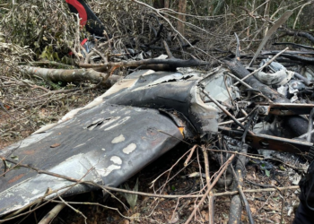 Traficantes morrem após FAB abater avião venezuelano com drogas no Amazonas